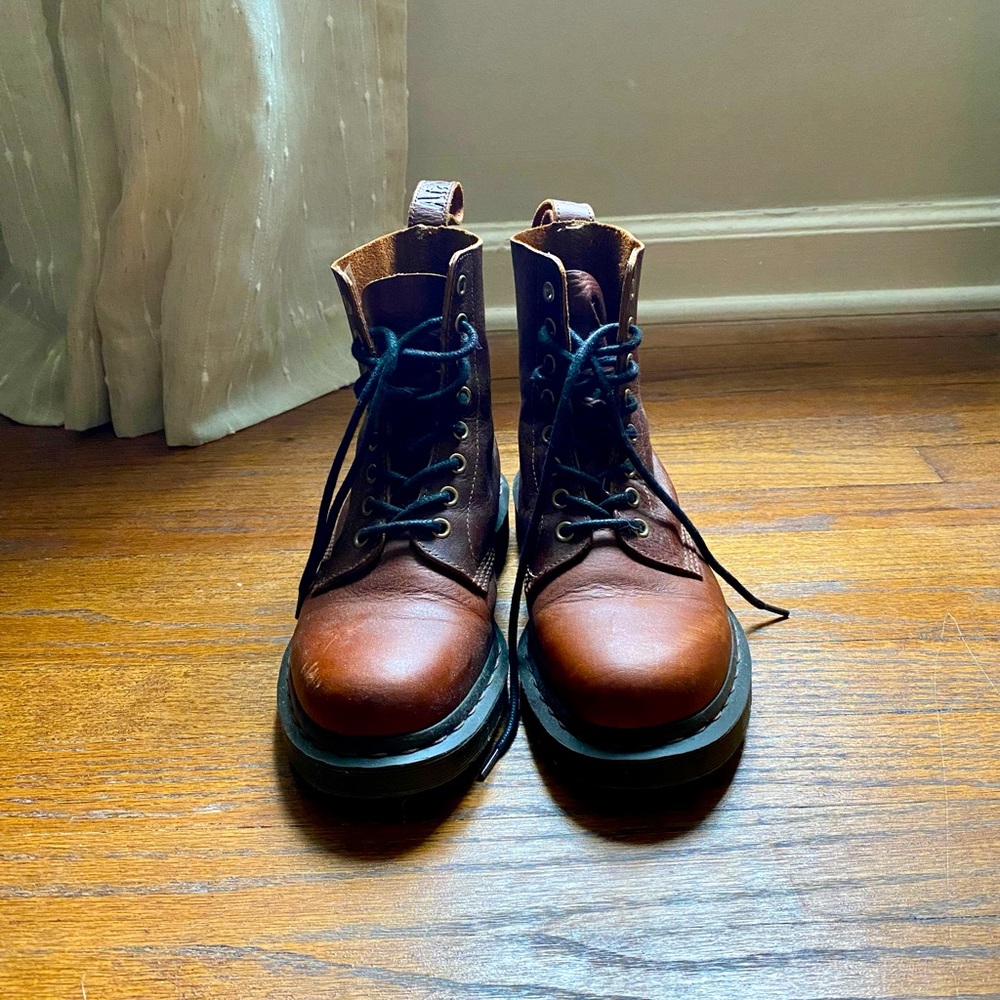 101 CRAZY HORSE LEATHER ANKLE BOOTS - Gently worn